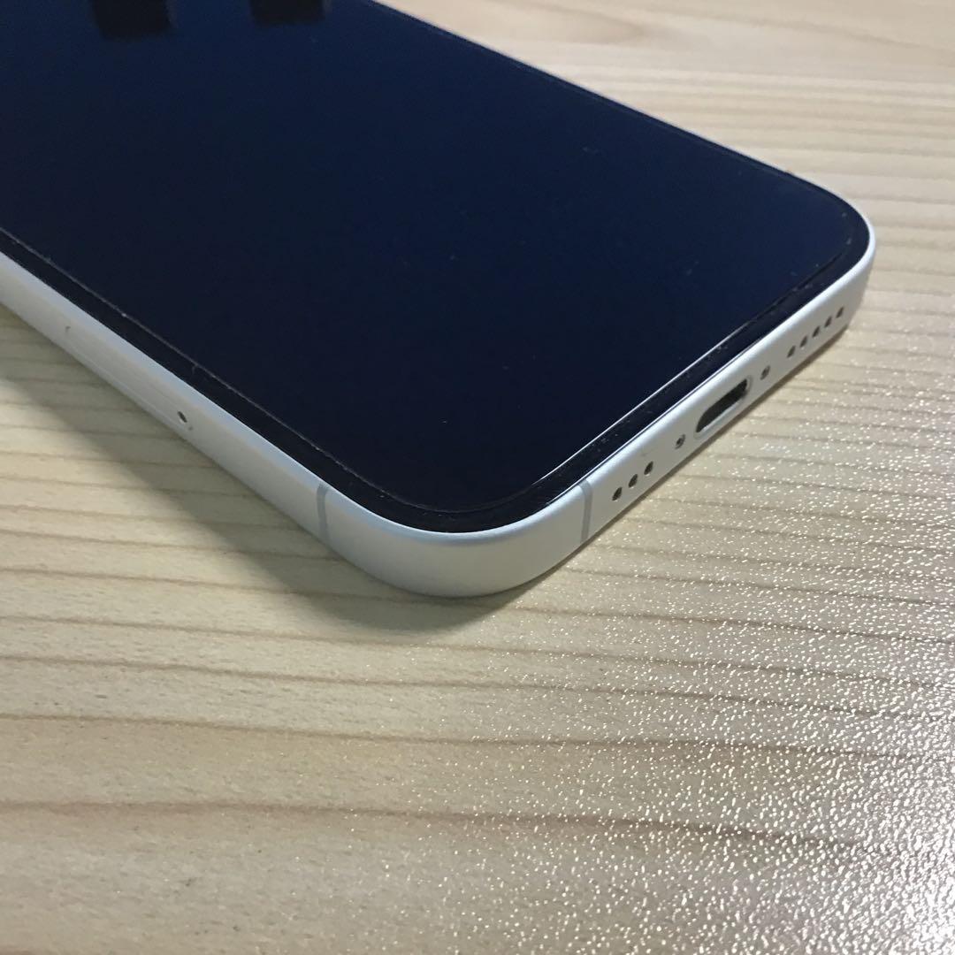 美品　Apple iPhone16 ホワイト128GB　SIMフリー