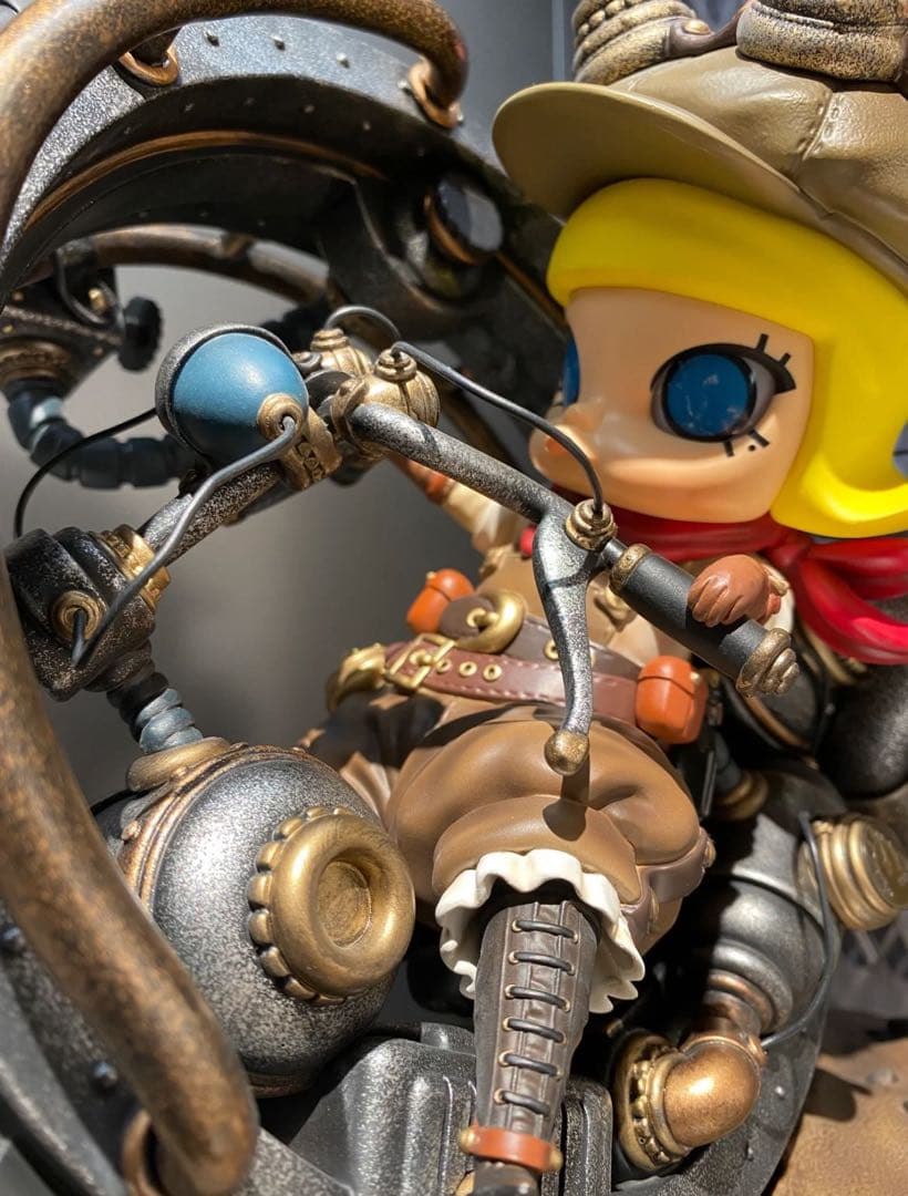 デザイナーズトイ 末那末匠 ポップマート  Molly フィギュア D