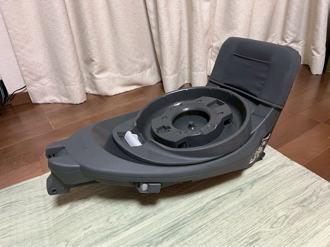 Combi THE S ザエス　ISOFIX チャイルドシート グレー