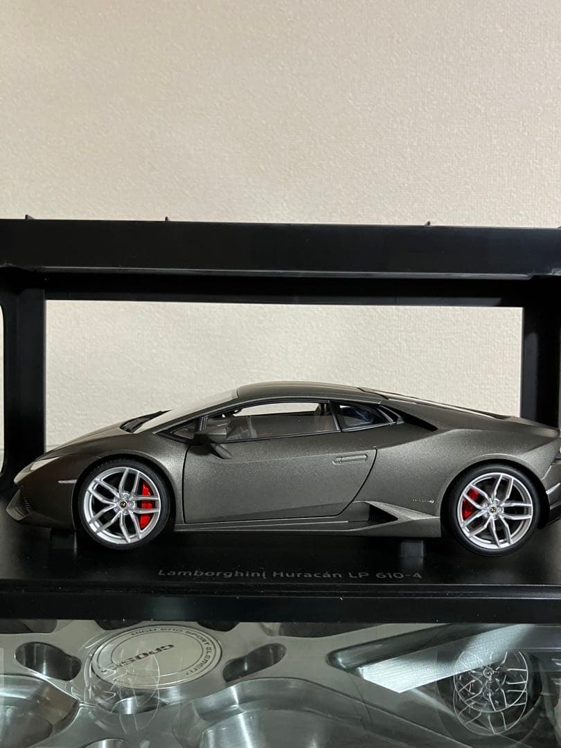 ランボルギーニウラカンペルホラマンテ　グレーソリッド　ダイキャストミニカー