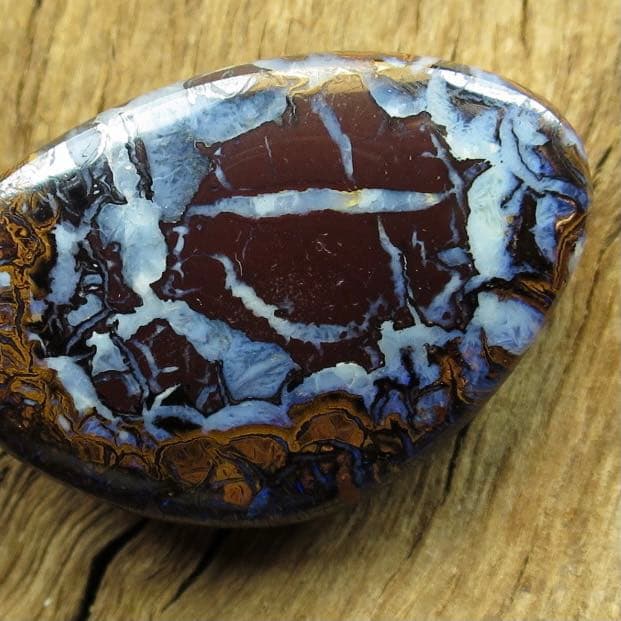 48ctクイーンズランド州ヤワ産ボルダーオパール/トップパターン