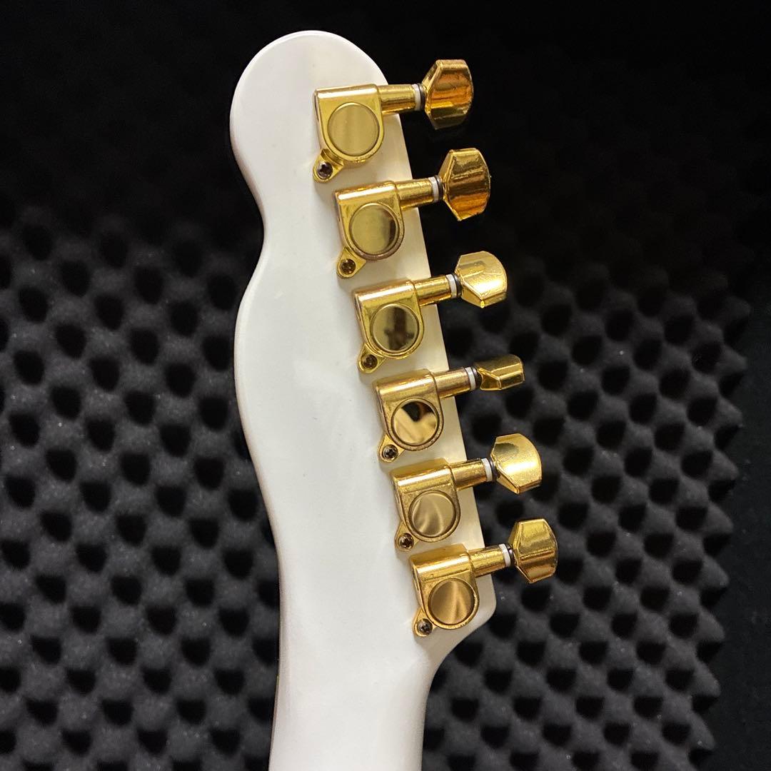 値下げしています。ホワイト セミホロウボディ テレキャスター型エレキギター