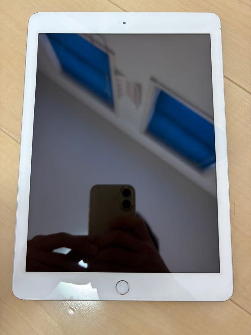 (動作確認済)Apple iPad第6世代　32GB セルラーモデル