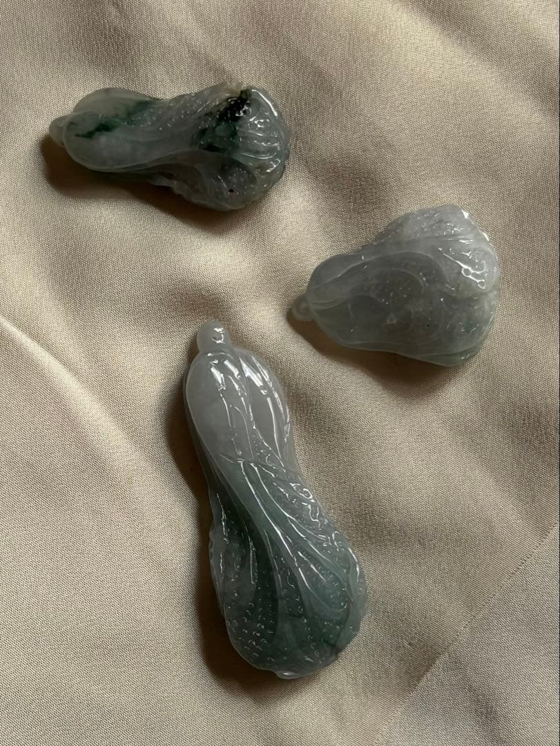 天然翡翠保証　細工手彫り　根付　帯飾りなど　縁起物