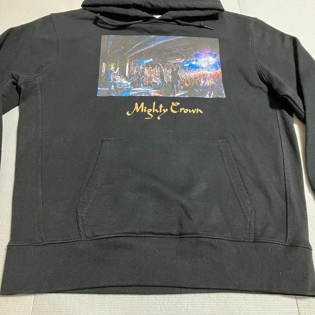 MIGHTY CROWN「3 PEAT CHAMPIONS」フーディー 黒XL