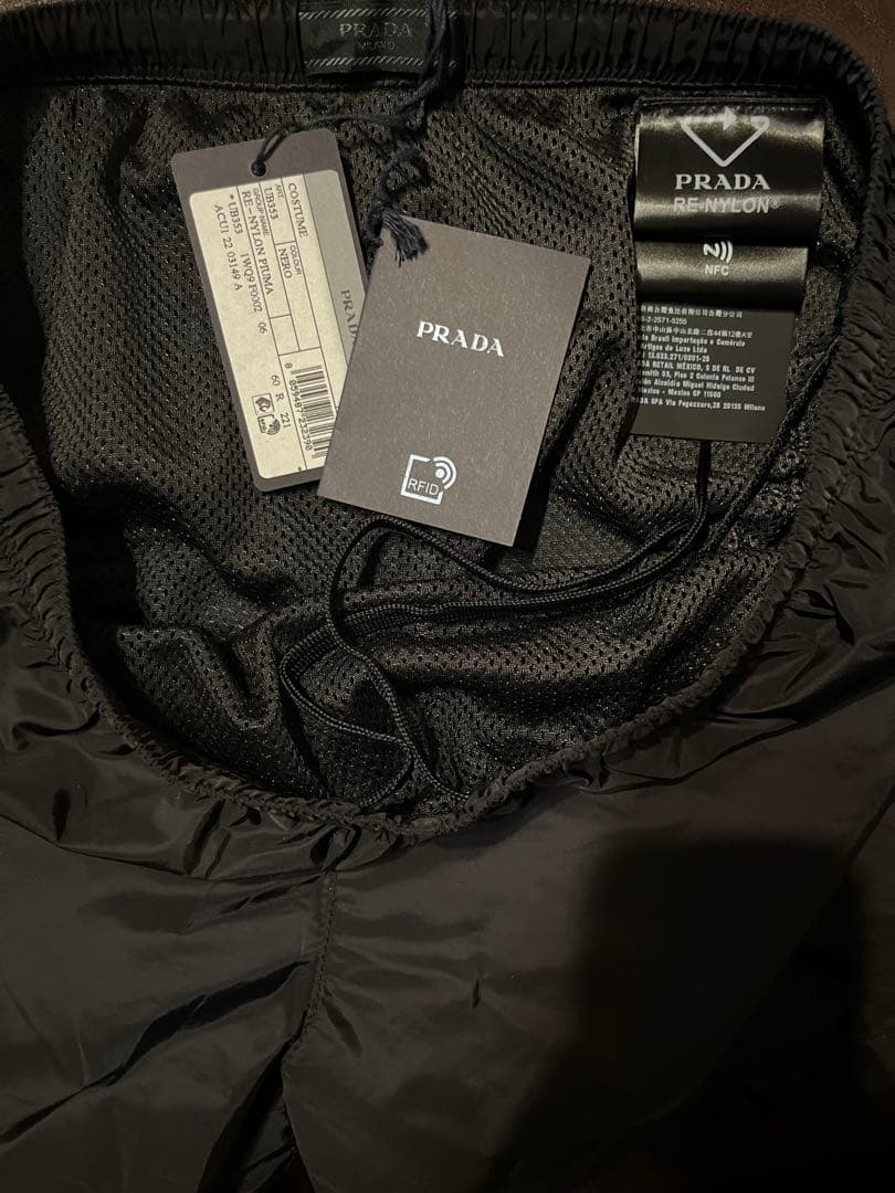 新品PRADAプラダ メンズ水着 スイムウェア 短パン ショーツ ハーフパンツ黒