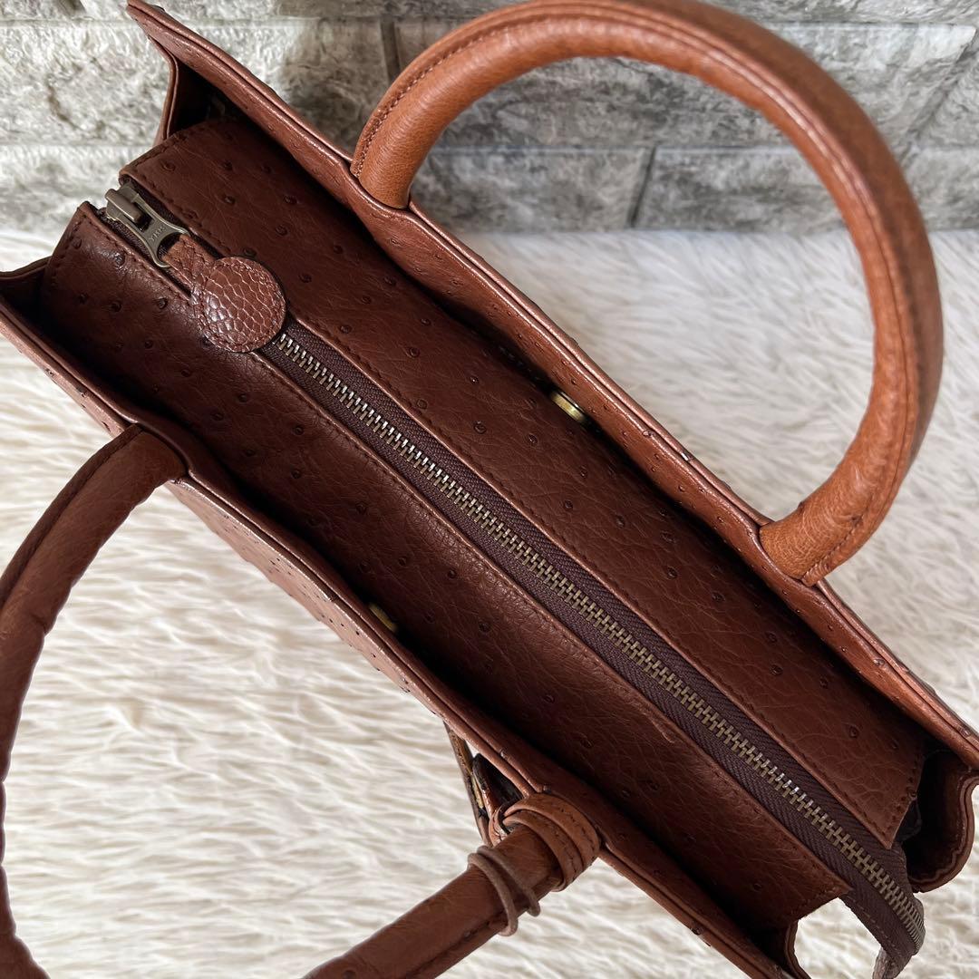 【新品未使用】イビサ　とらチャーム付き　オーストリッチ　ハンドバッグ