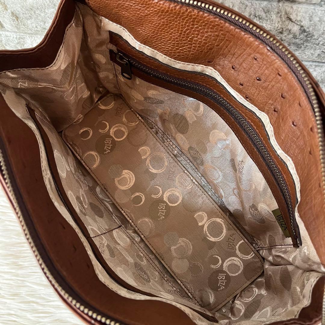 【新品未使用】イビサ　とらチャーム付き　オーストリッチ　ハンドバッグ