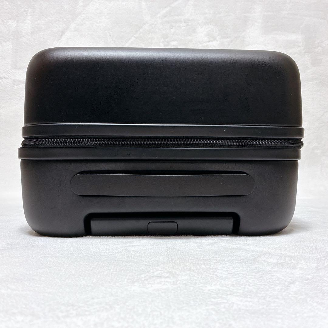 無印良品 スーツケース ブラック　4輪　ハードケース 36リットル