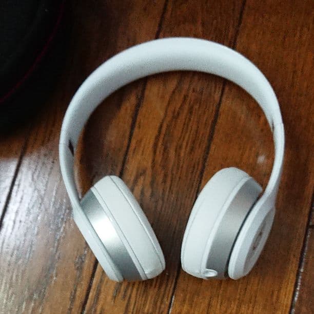 ヘッドホン beatssolo2