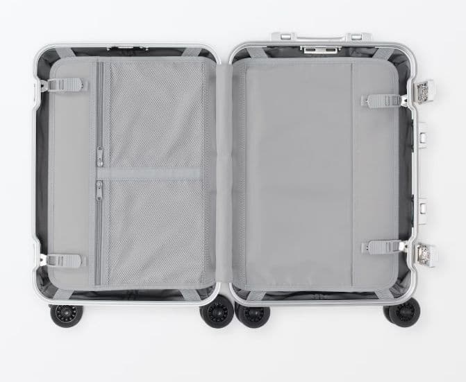 無印良品　アルミハードキャリーケース３４リットル