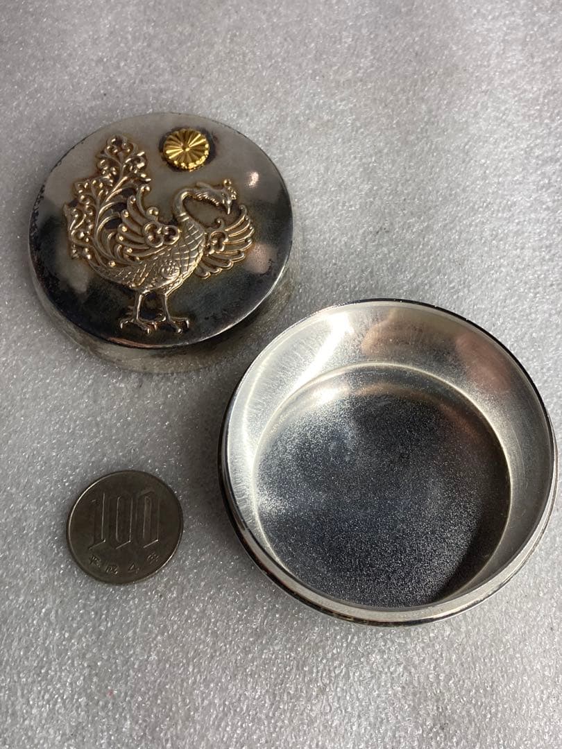 希少時代 天皇家下賜品 銀製 棗形 金象嵌 菊花紋章 鳳凰盛上文 ボンボニエール