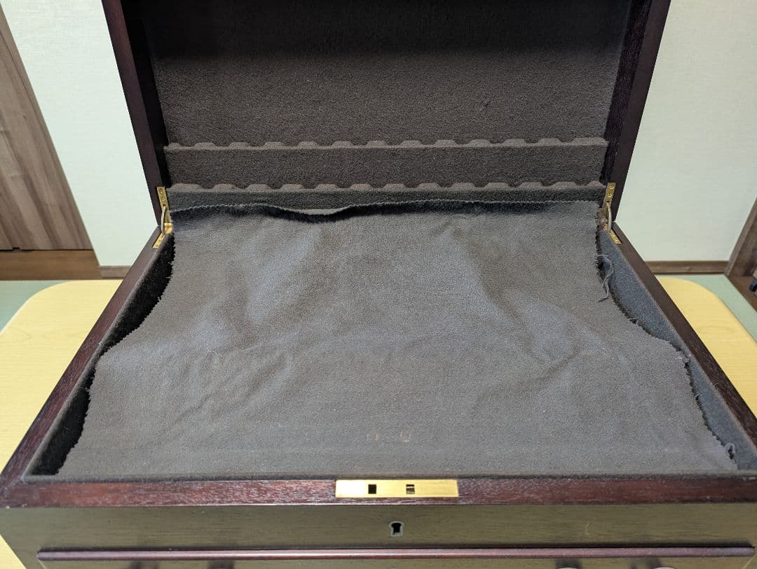 アンティーク カトラリーケース 木製 銀食器 三段 外国製 箪笥 鍵付き