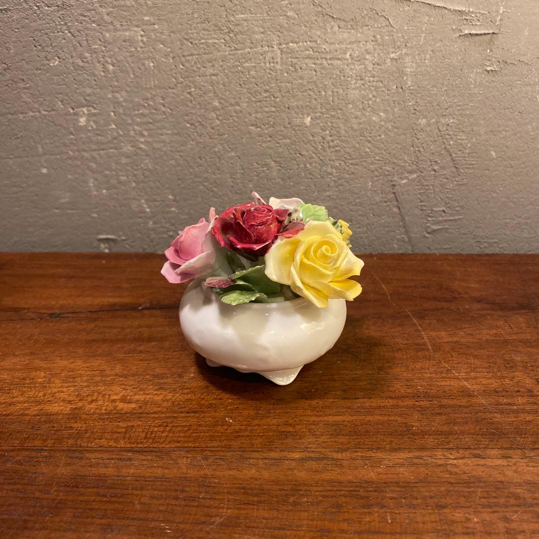 a 英国製 ロイヤルドルトン ヴィンテージ 陶器製バラ 花置物 オブジェ ギフト