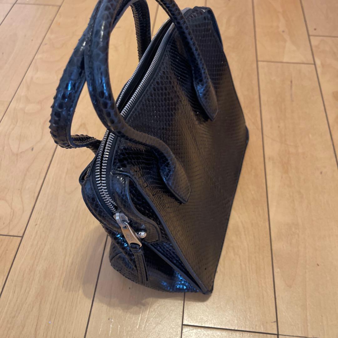 TOD'S 黒 ヘビ革 ハンドバッグ