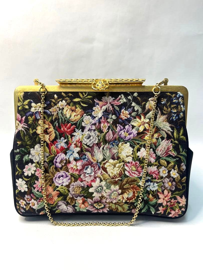 新品未使用　プチポアン刺繍　パーティーバック　フラワー2