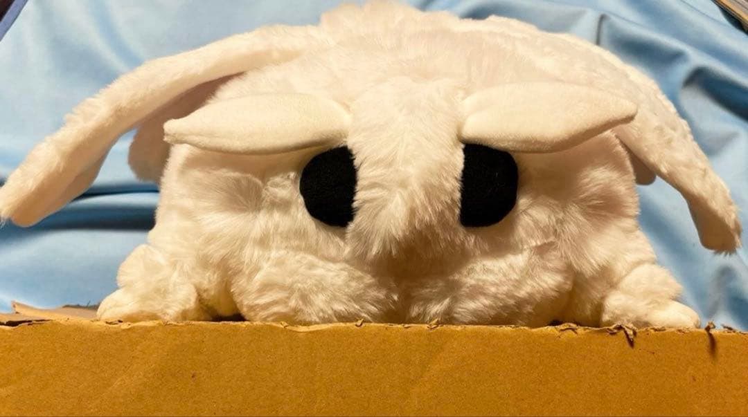 モスのいる日常 等身大ぬいぐるみ　お兄さんのカイコ系モス