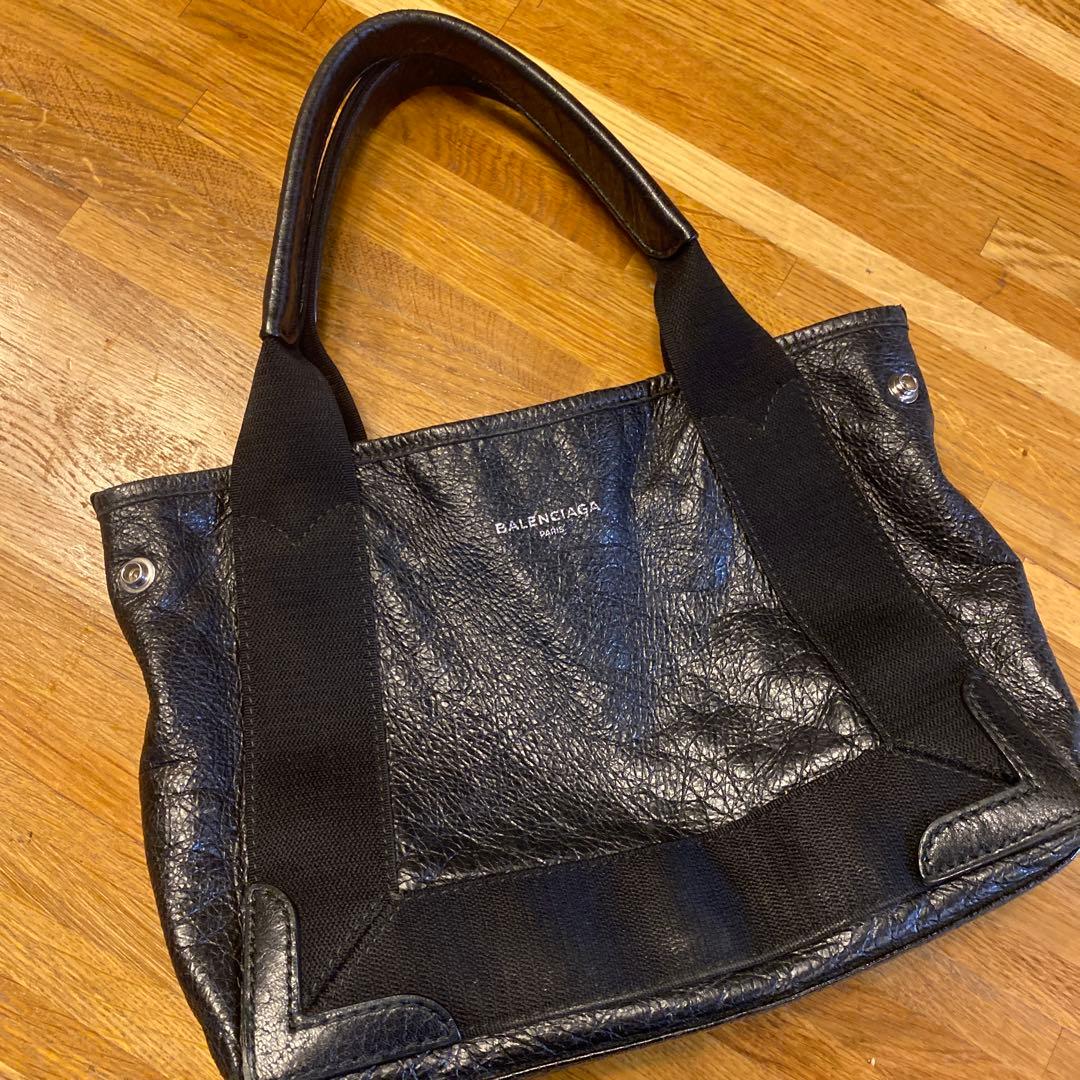 ド*ン様 BALENCIAGA ブラックレザー ネイビーカバス