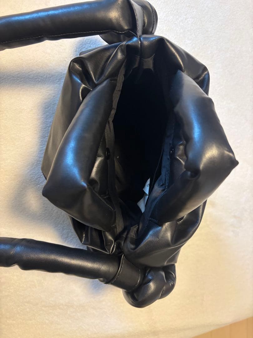 OLEND MiniOna Soft Bag | Blackヴィーガンレザー