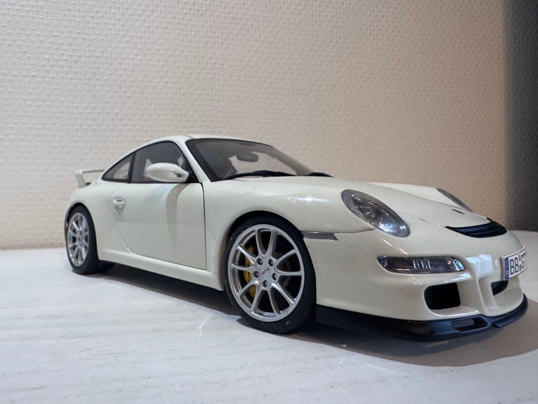 ポルシェ 911 GT3 1/18 ホワイト