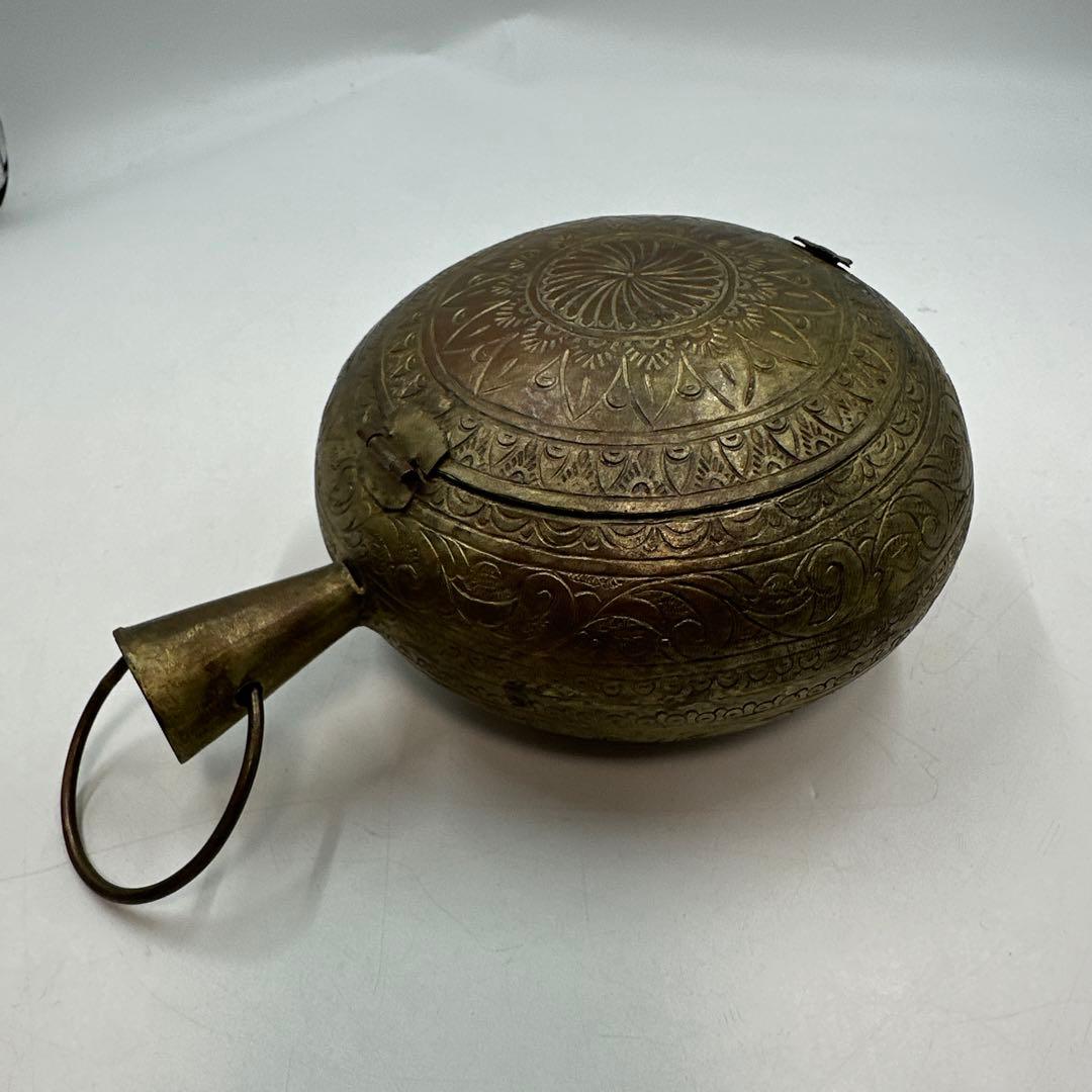 アンティーク装飾的な真鍮製鍋