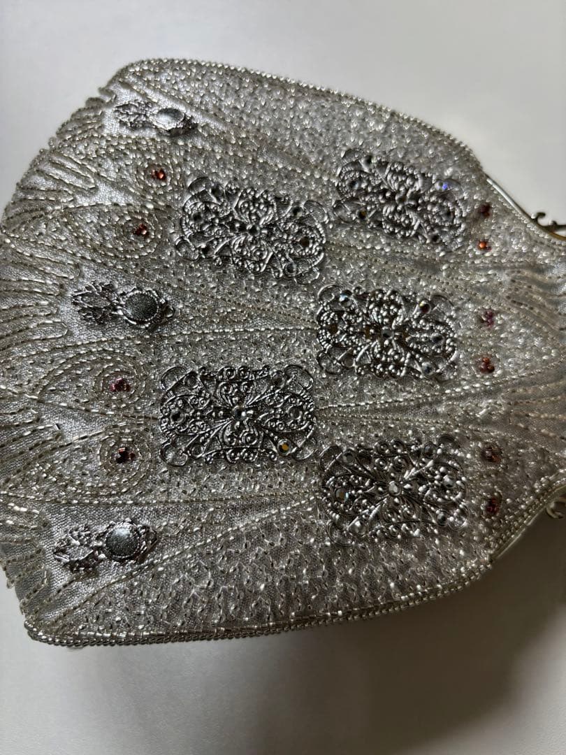 LUMY はしもと　高級シルバー ビーズ装飾 パーティーバッグ皇室御用達　未使用