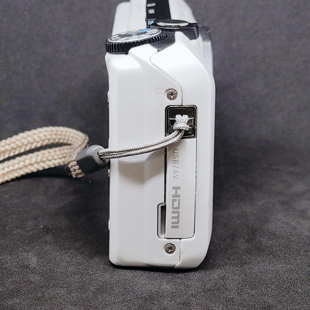 【レア ビックロ限定】CASIO EXILIM EX-ZR400 ホワイト