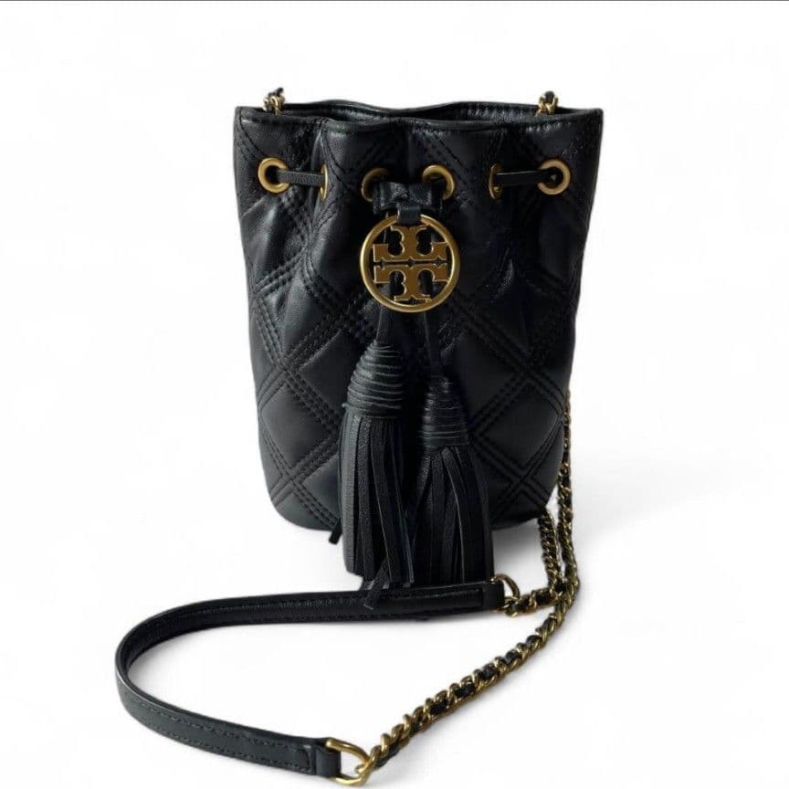 最終価格！美品！トリーバーチ　巾着ショルダーバッグ　ブラック