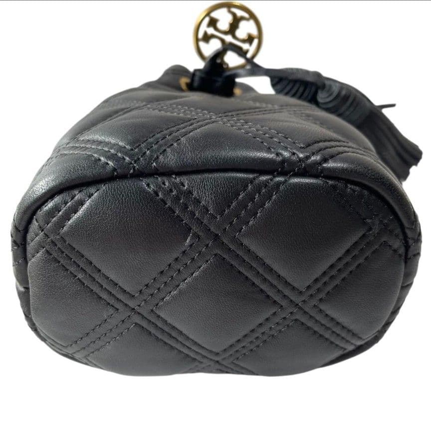 最終価格！美品！トリーバーチ　巾着ショルダーバッグ　ブラック