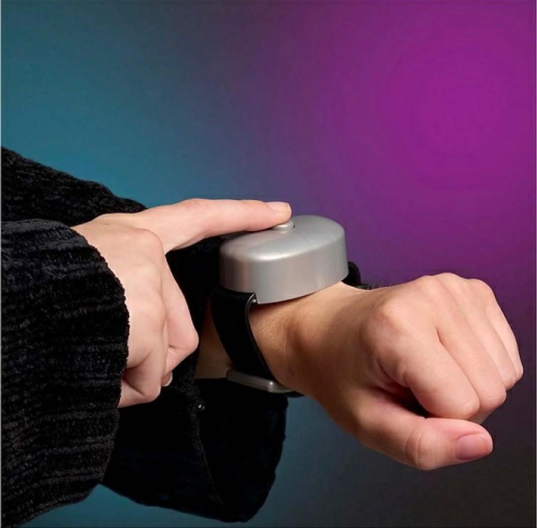 ウェンズデー アダムス シング RC アダムスファミリー 動く手