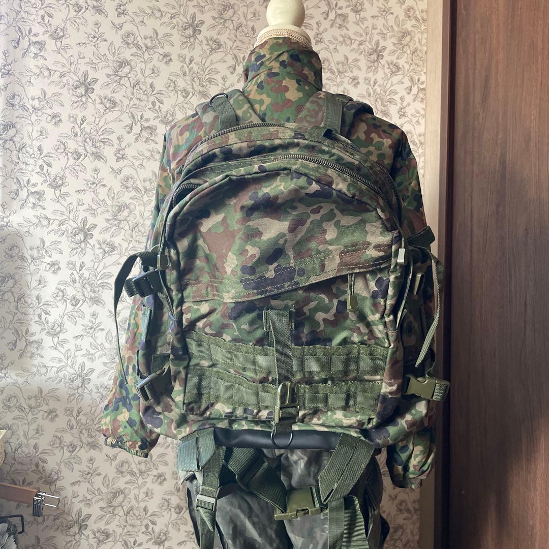 迷彩パンツ　ジャケット リュック　ボディバッグ　ポーチ　ベルト　多機能ポケット