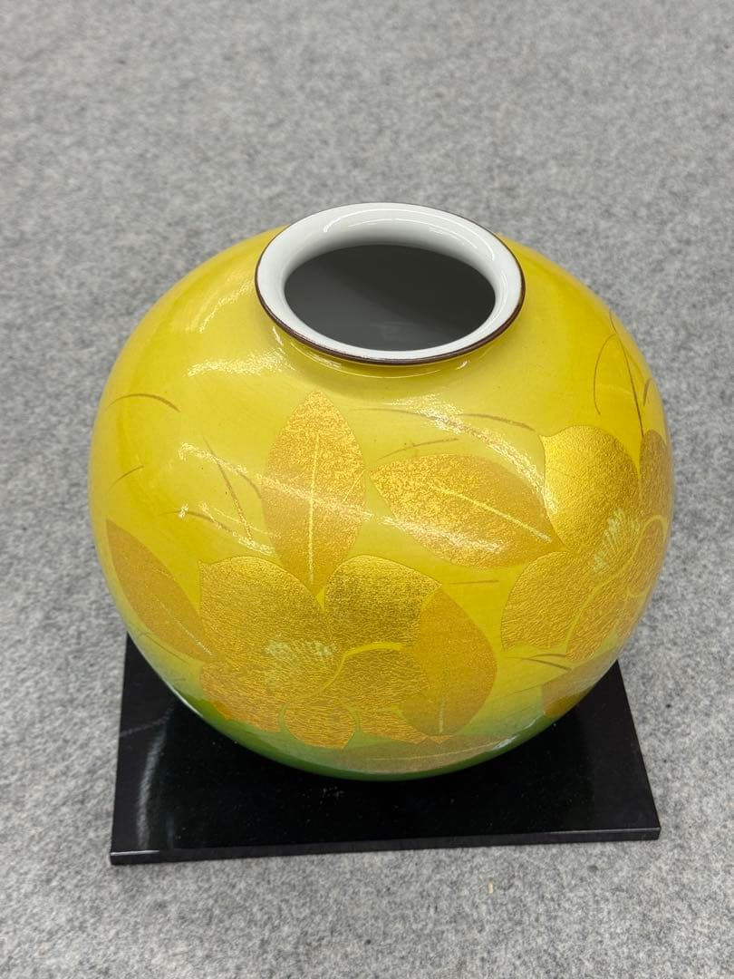 九谷焼 花瓶 8号花瓶・釉裏金箔彩山茶花（花台付）