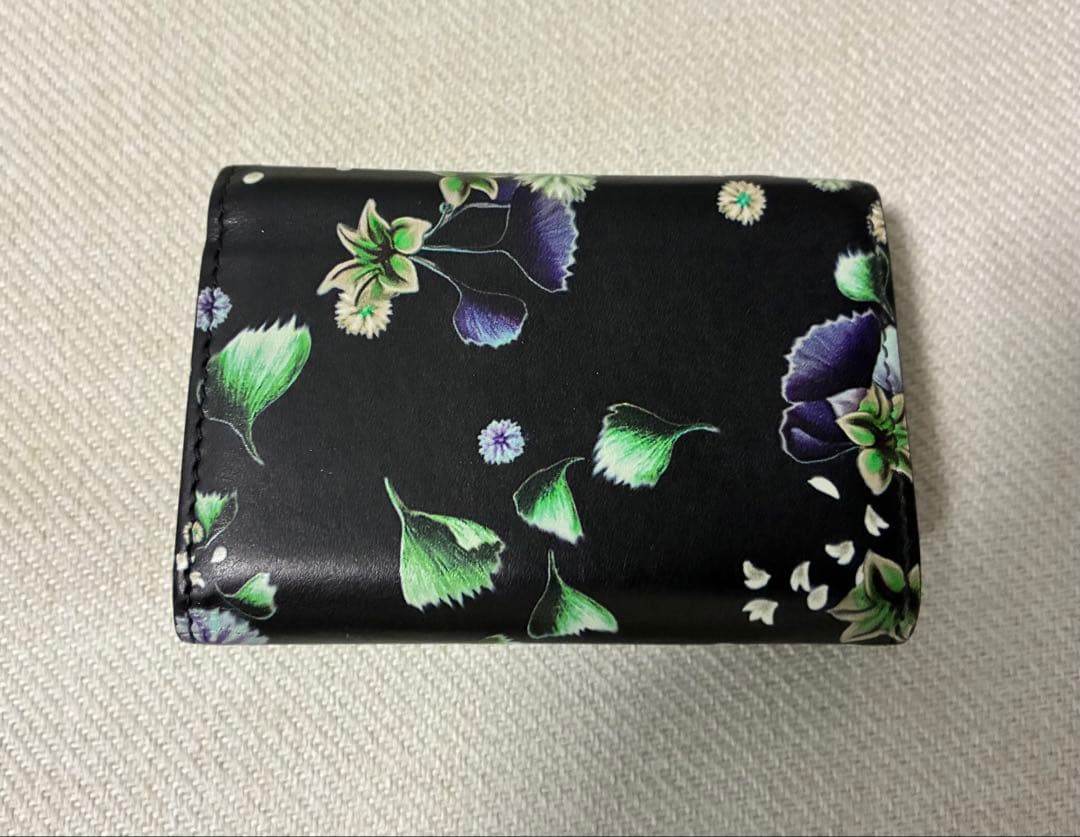GIVENCHY 3つ折り財布 フローラルプリント ジバンシー