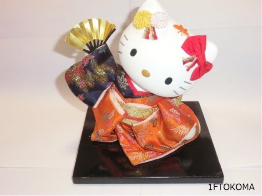 ハローキティ　人形　置物　着物　扇子