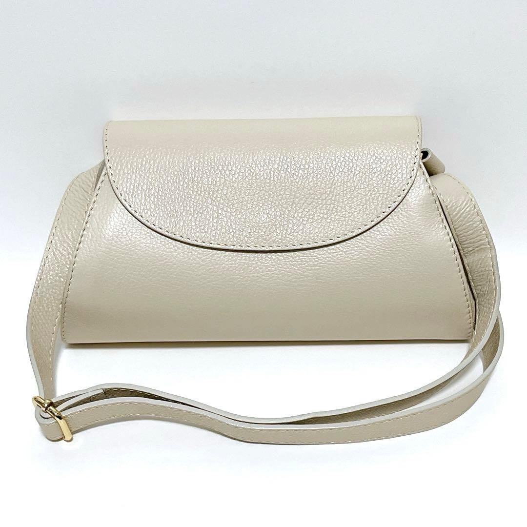 AULENTTI　DOショルダーBAG　オフホワイト　牛革　シュリンクレザー