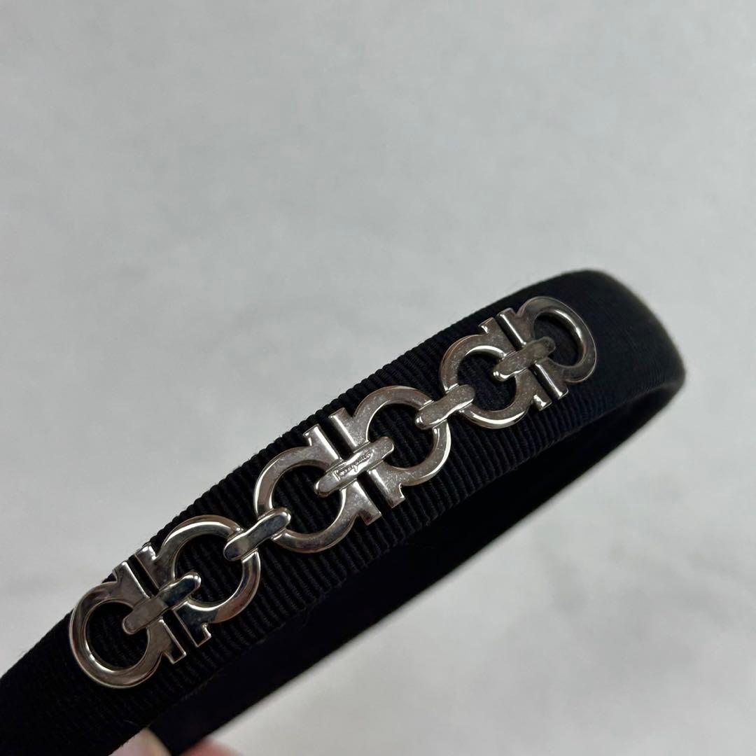 H632 美品 希少デザイン サルヴァトーレフェラガモ カチューシャ レディース