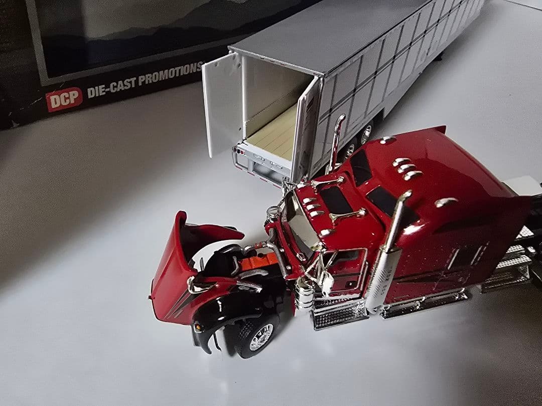 ミニカー DCP 1/64 Fleenor Brothers KW ICON 900