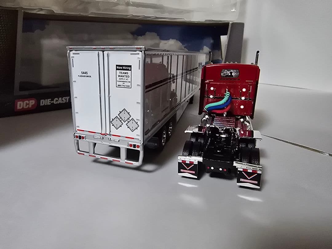 ミニカー DCP 1/64 Fleenor Brothers KW ICON 900