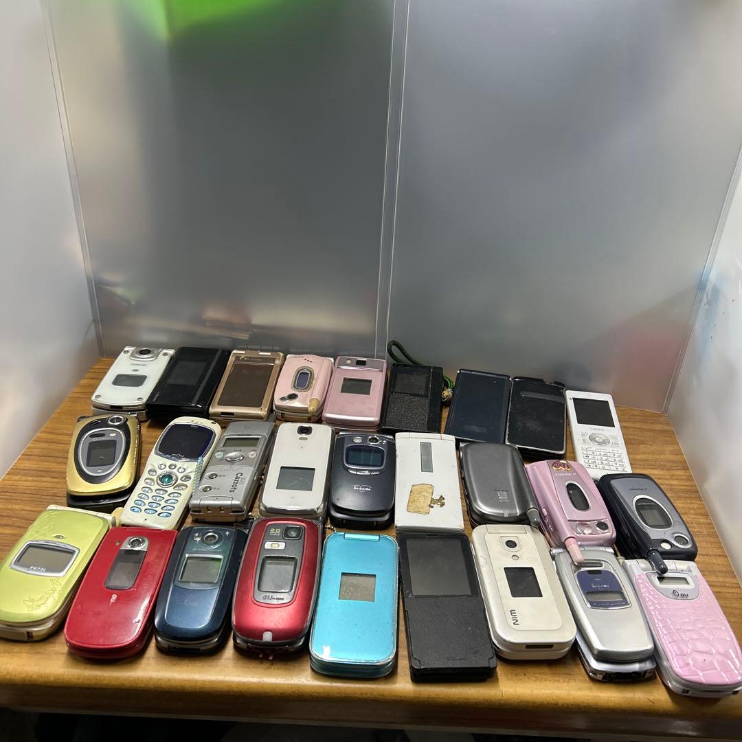 ガラケー 携帯電話 おまとめ 27台　動作未確認 ジャンク
