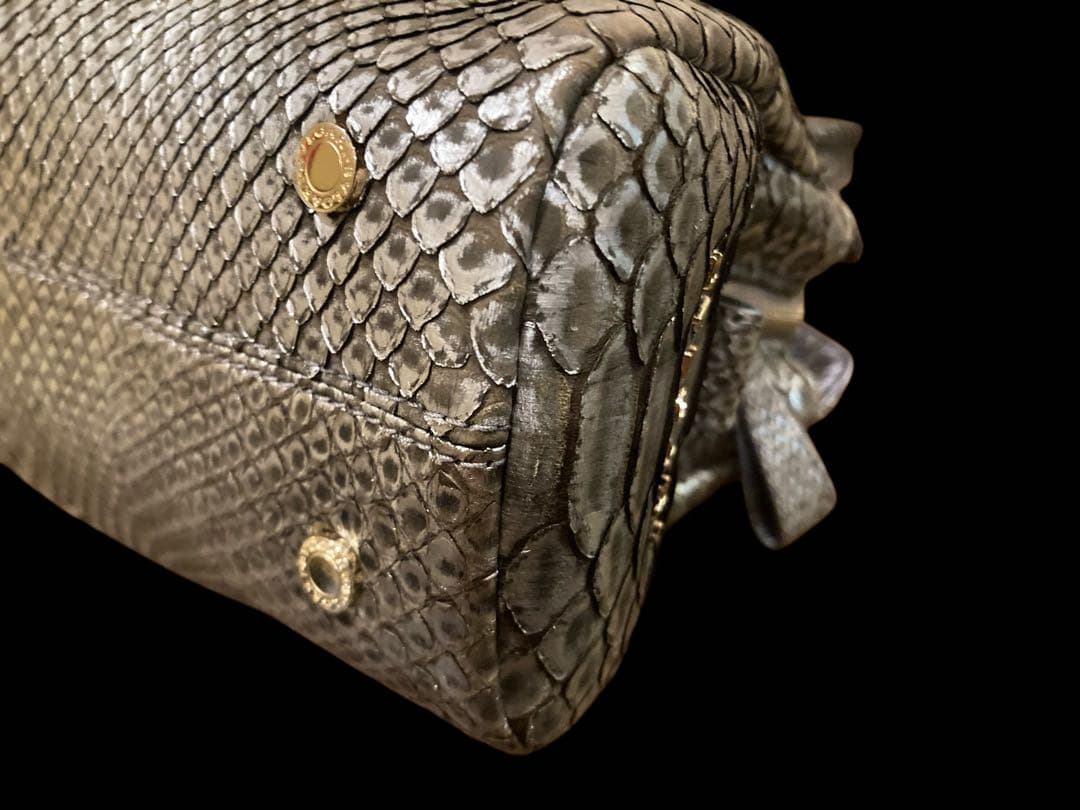【超美品】ブルガリ パイソン バッグ　ストラップ、シリアルナンバー保存袋付き
