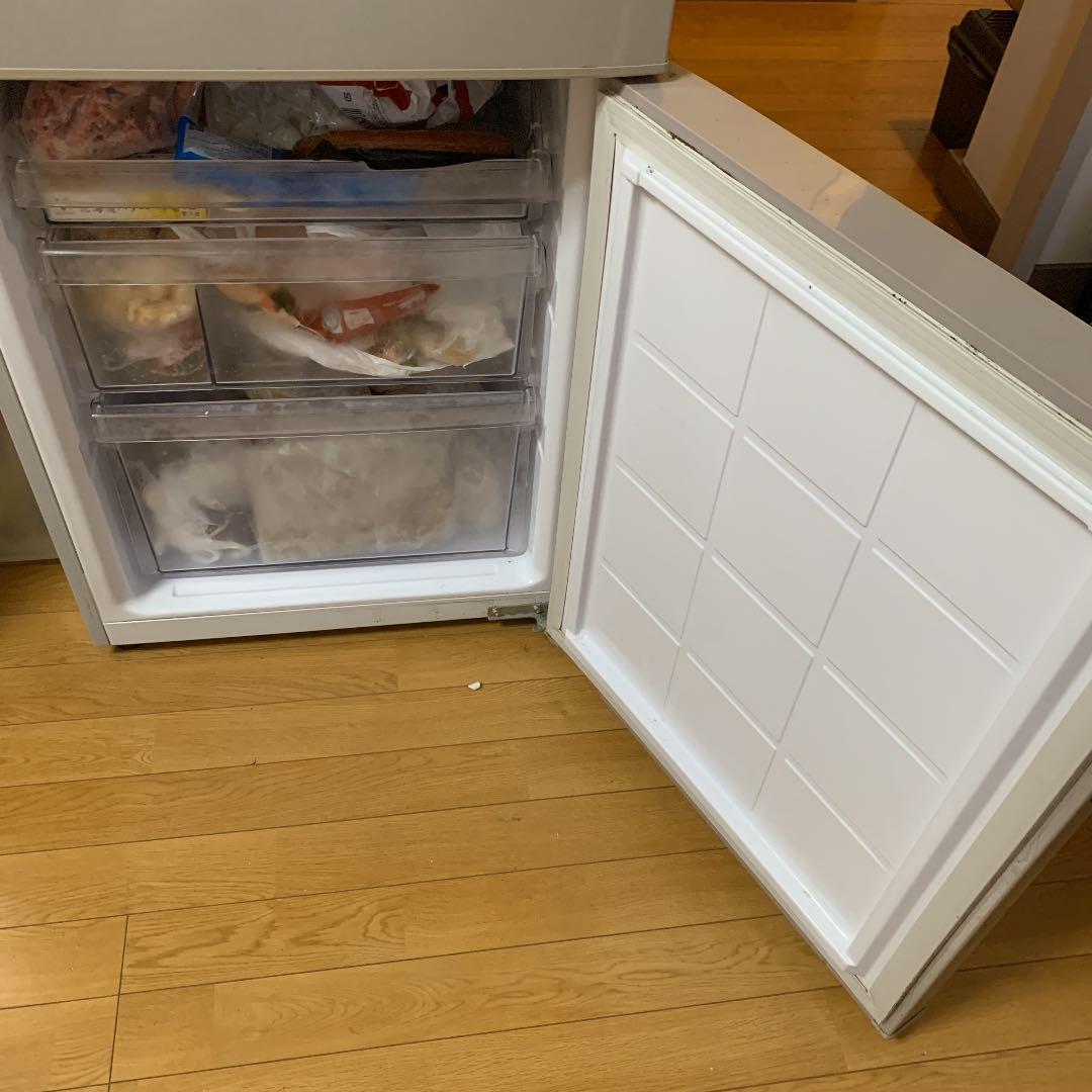 sharp自用の冷蔵庫です