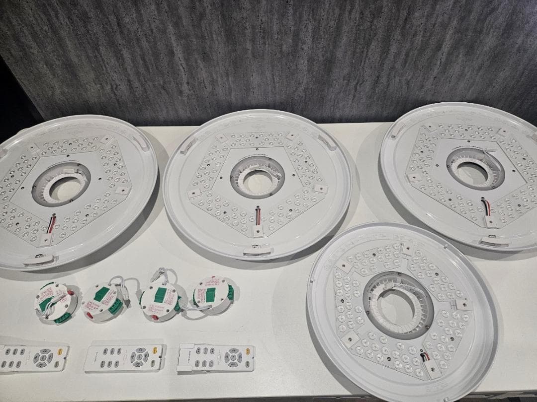 L*e様 SwitchBot シーリングライト W2612210 3個 W261