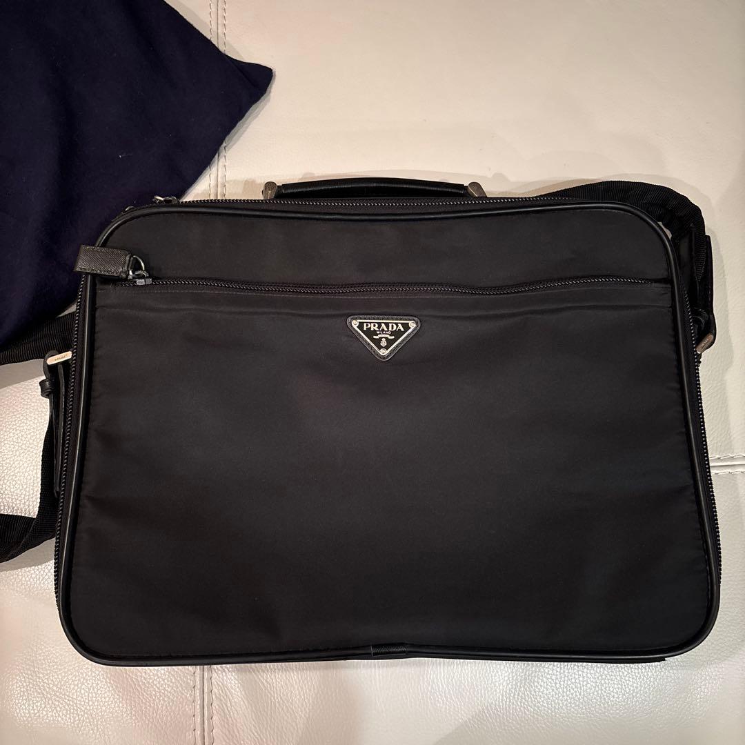 PRADA ブラック ビジネスバッグ