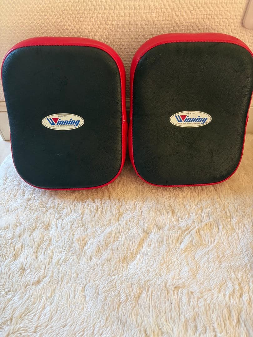 Winning パンチングミット 黒/赤