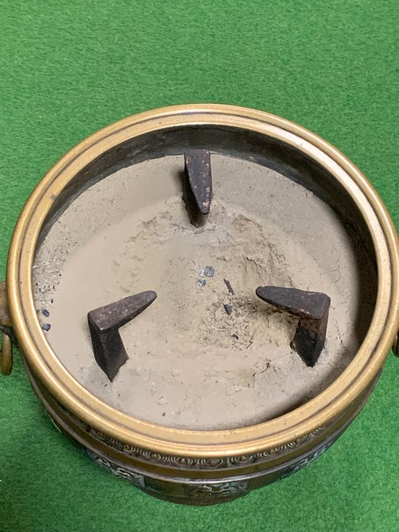 唐金　火鉢　手焙　獅子頭両耳　遊環　灰炉