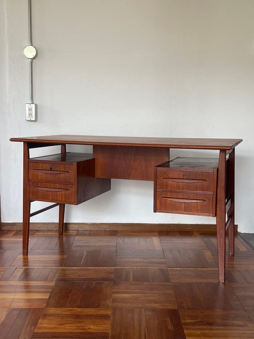 北欧 デンマーク ヴィンテージ チーク オイルフィニッシュ 両袖 デスク