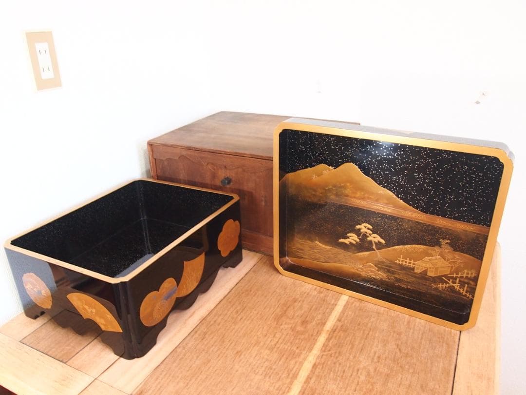 【骨董・時代の美品】大名道具 宝箱 山水蒔絵 箱物/蓋物/菓子器/容器 金縁隅切