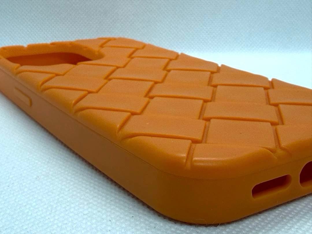 BOTTEGA VENETA ボッテガべネタ iPhone13pro ケース