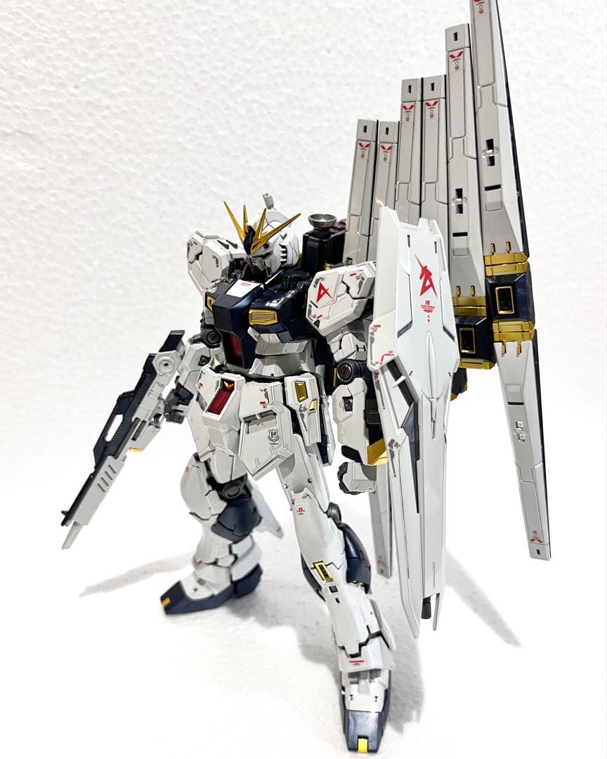 1/144 RG νガンダム チタニウムフィニッシュ 完成品