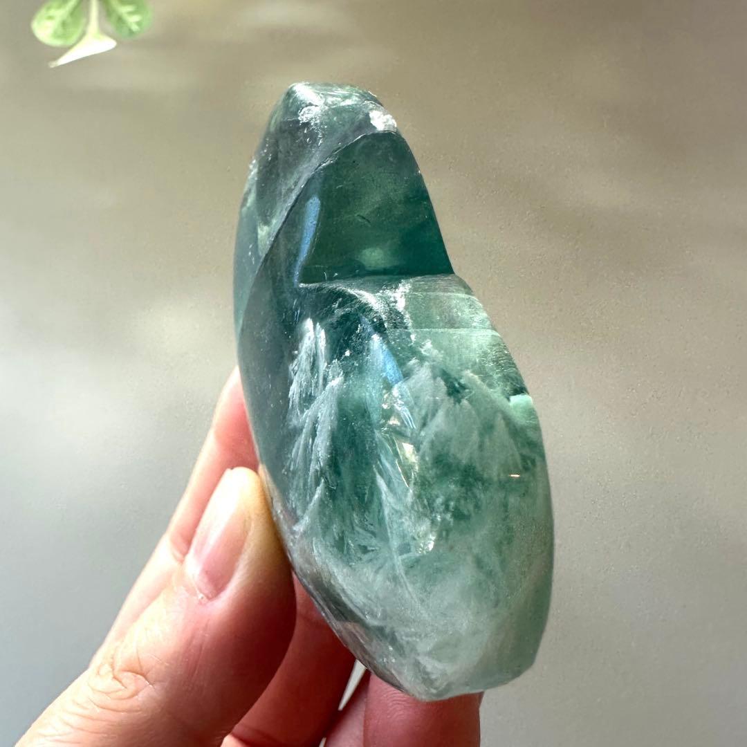 フェザーフローライト　ハート　7㎝　124.6g フローライト　マリンブルー